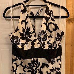NWOT WHITE HOUSE BLACK MARKET HALTER TOP SIZE L